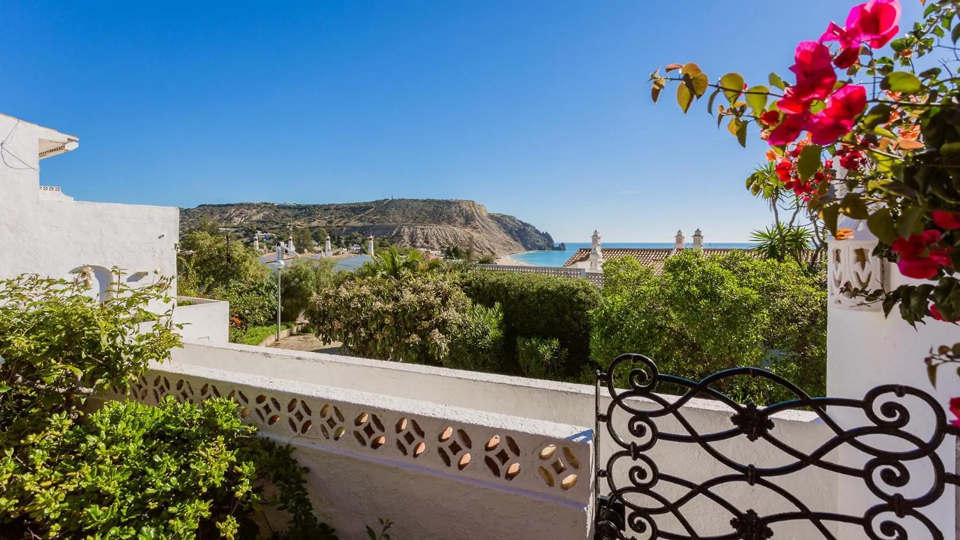 Coolhouses Algarve Luz, 3 Bed Townhouse, Central & Superb View, Casa Salute Portugália