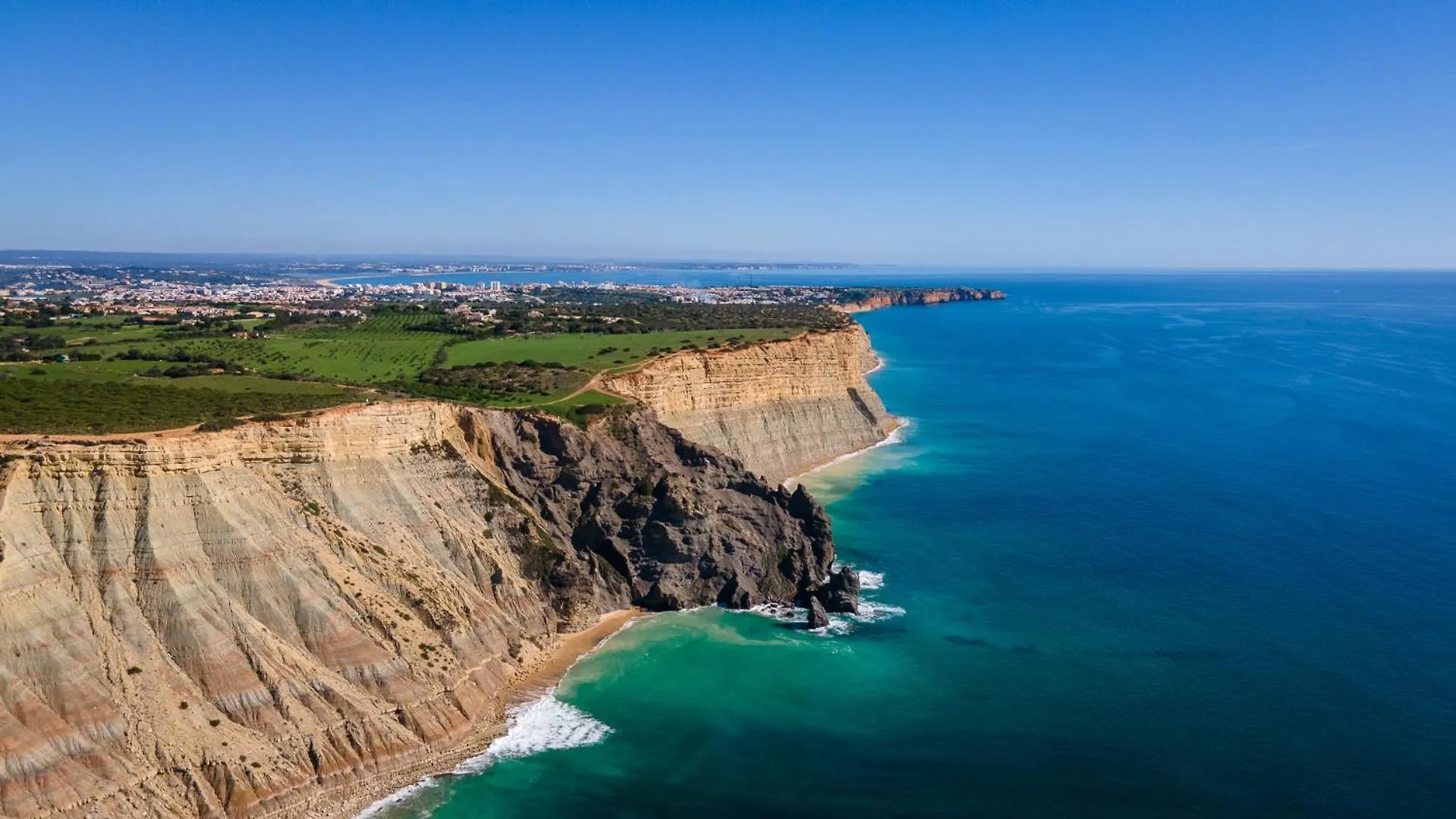 Coolhouses Algarve Luz, 3 Bed Townhouse, Central & Superb View, Casa Salute