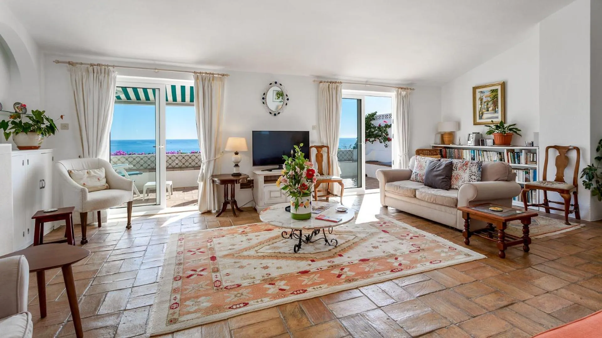Nyaraló Coolhouses Algarve Luz, 3 Bed Townhouse, Central & Superb View, Casa Salute