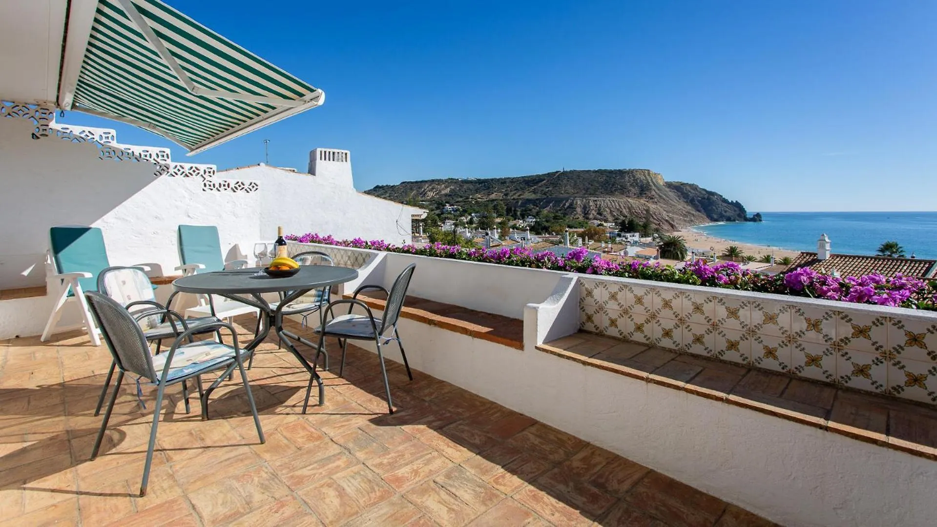 Coolhouses Algarve Luz, 3 Bed Townhouse, Central & Superb View, Casa Salute 0*,  Portugália