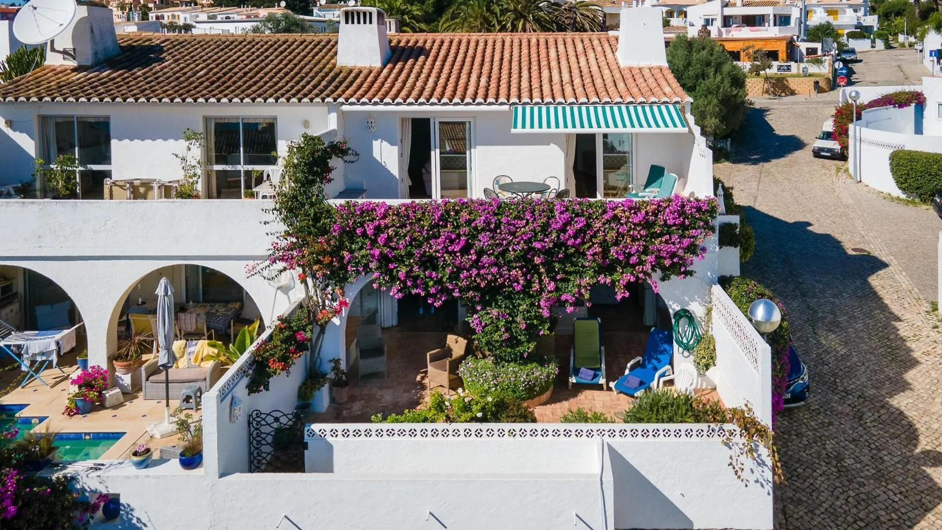 Coolhouses Algarve Luz, 3 Bed Townhouse, Central & Superb View, Casa Salute